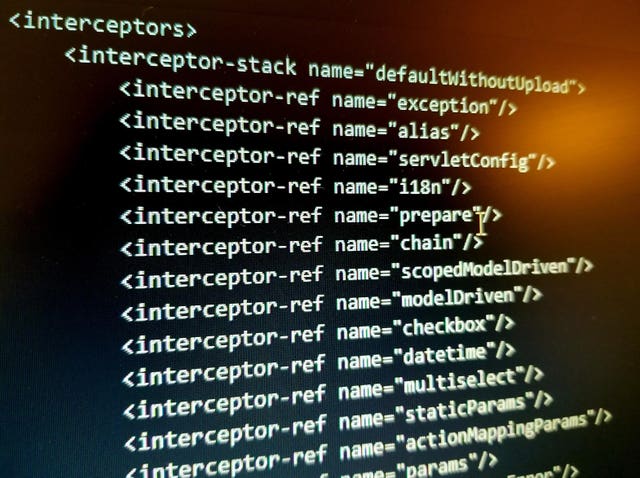 Apache Struts code shown in the image accompanying the Forbes CLOSEDQUORUM article.